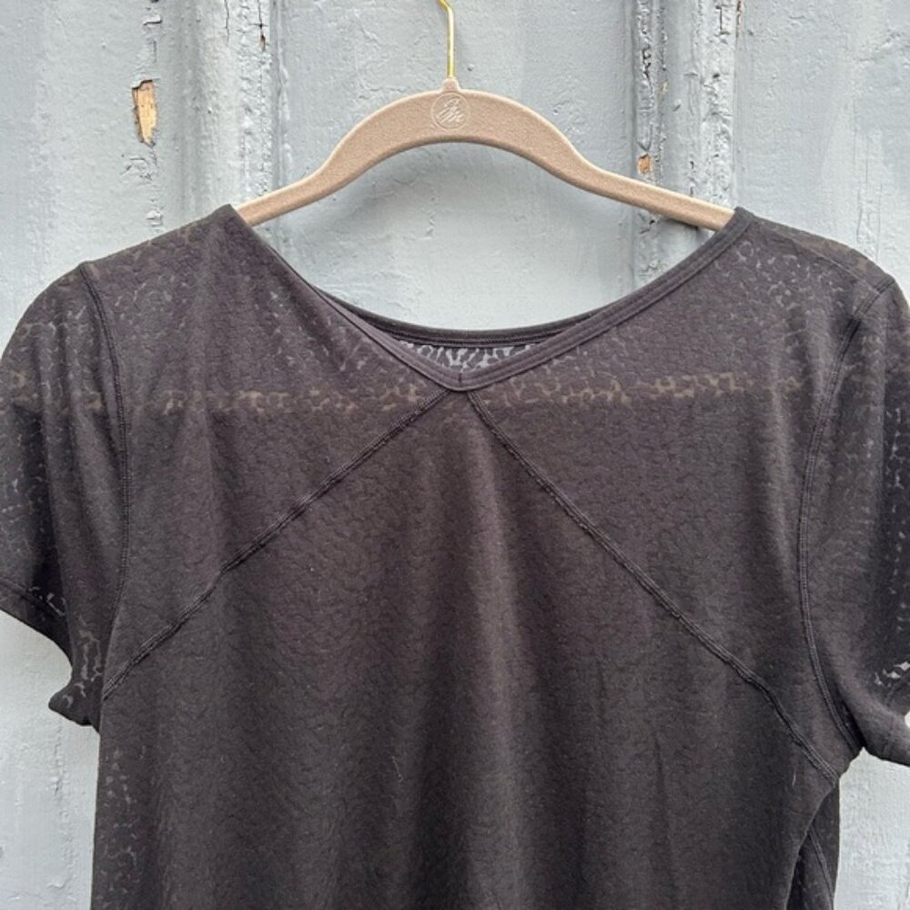 Lululemon Black Loop Around Tee, Size M - image 6